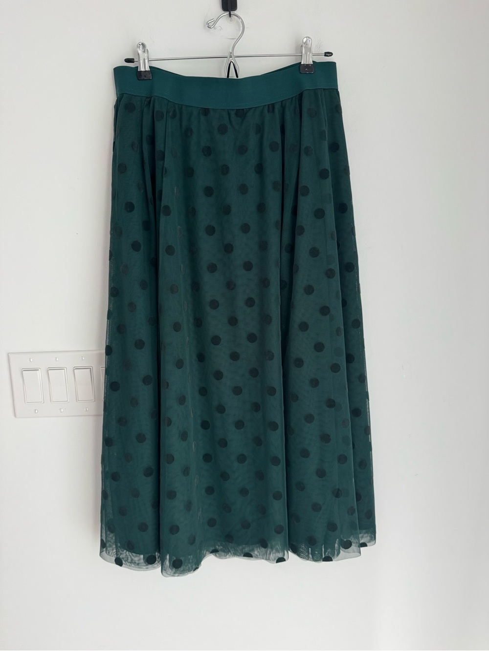 Boden Isabella Tulle Midi Skirt
Green/Black, Spots Size 12R NEW - Picture 2 of 11